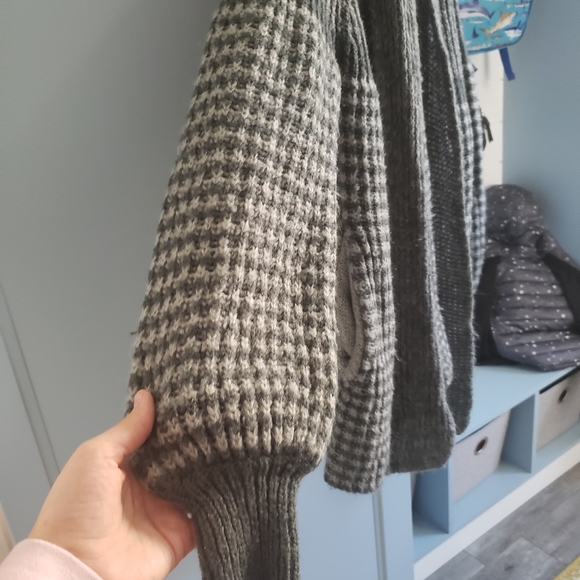 Acrtlic sweater - Picture 3 of 4